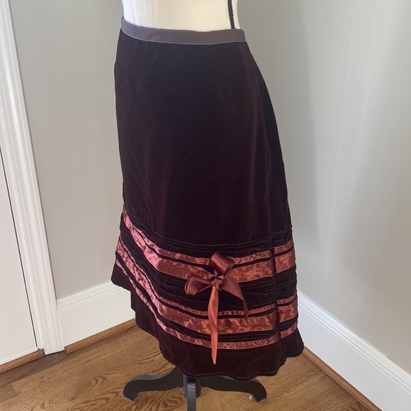 NWT Neesh by D.A.R burgundy velvet skirt holiday ribbon trim elegant party - Picture 5 of 9